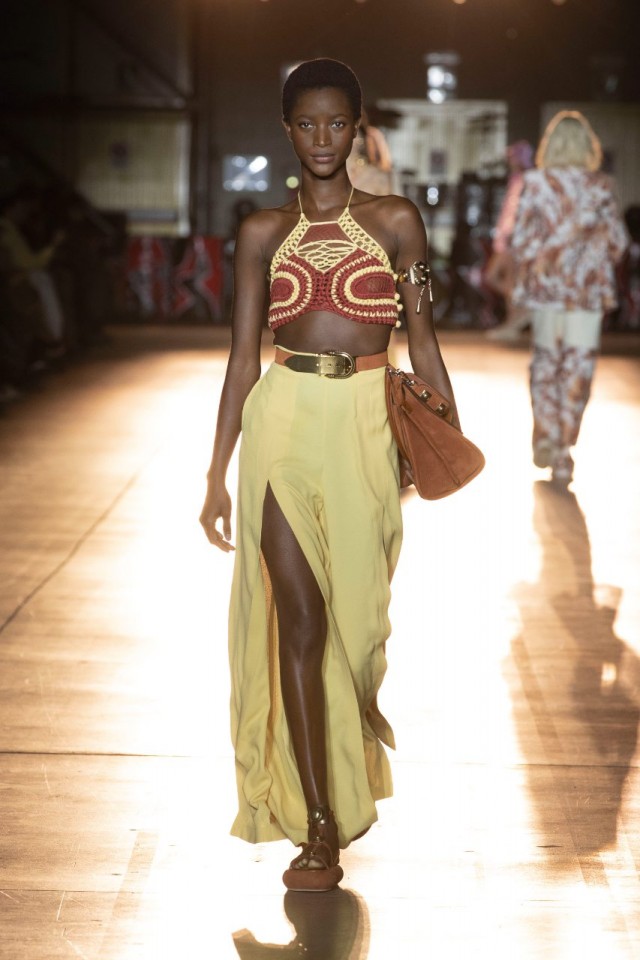 Etro primavera estate 2022 sfilata Life&People Magazine LifeandPeople.it