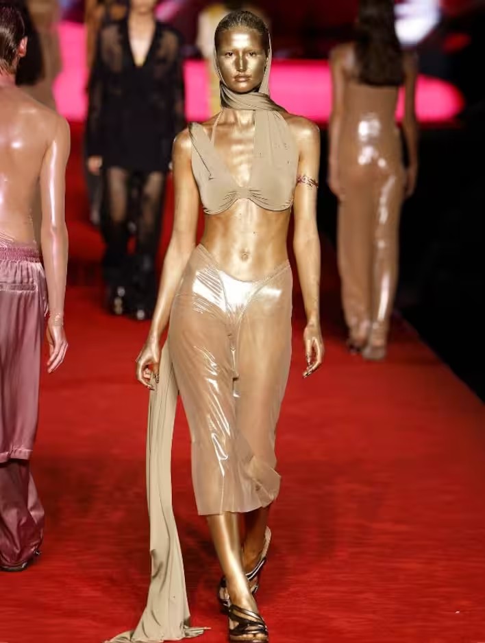 tendenza moda plastic nude | Life&People Magazine