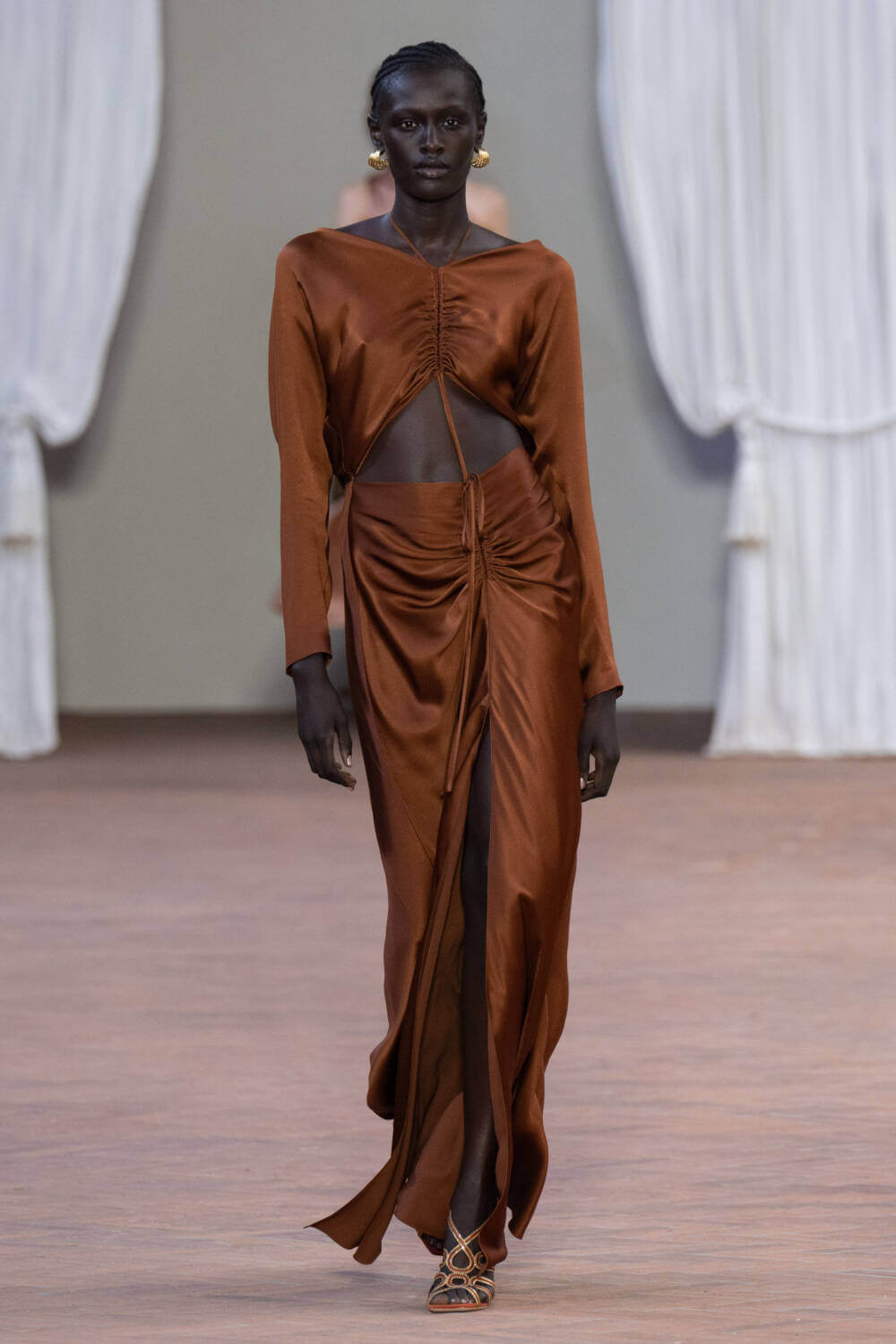 abiti gonna satin primavera estate 2024 | Life&People Magazine