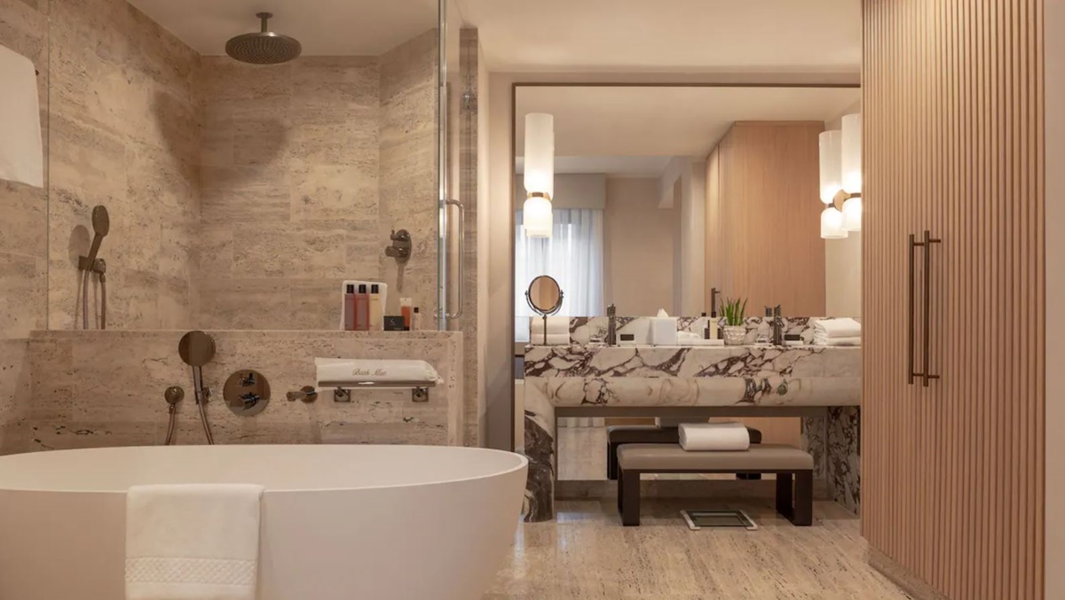 Bagno delle nuove suite del Park Hyatt di Milano